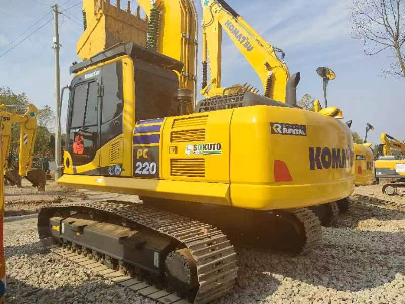 KOMATSU PC220-8 - حفار زحاف: صورة 2 KOMATSU PC220-8 - حفار زحاف: صورة 2