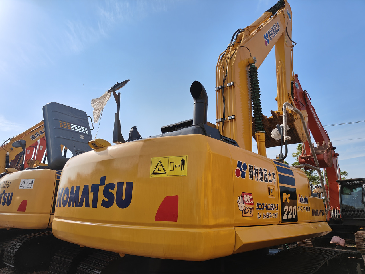 KOMATSU PC220-8 - حفار زحاف: صورة 4 KOMATSU PC220-8 - حفار زحاف: صورة 4