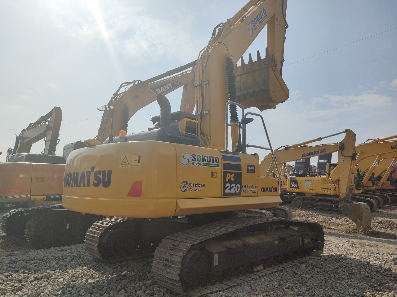 KOMATSU PC220-8 - حفار زحاف: صورة 3 KOMATSU PC220-8 - حفار زحاف: صورة 3