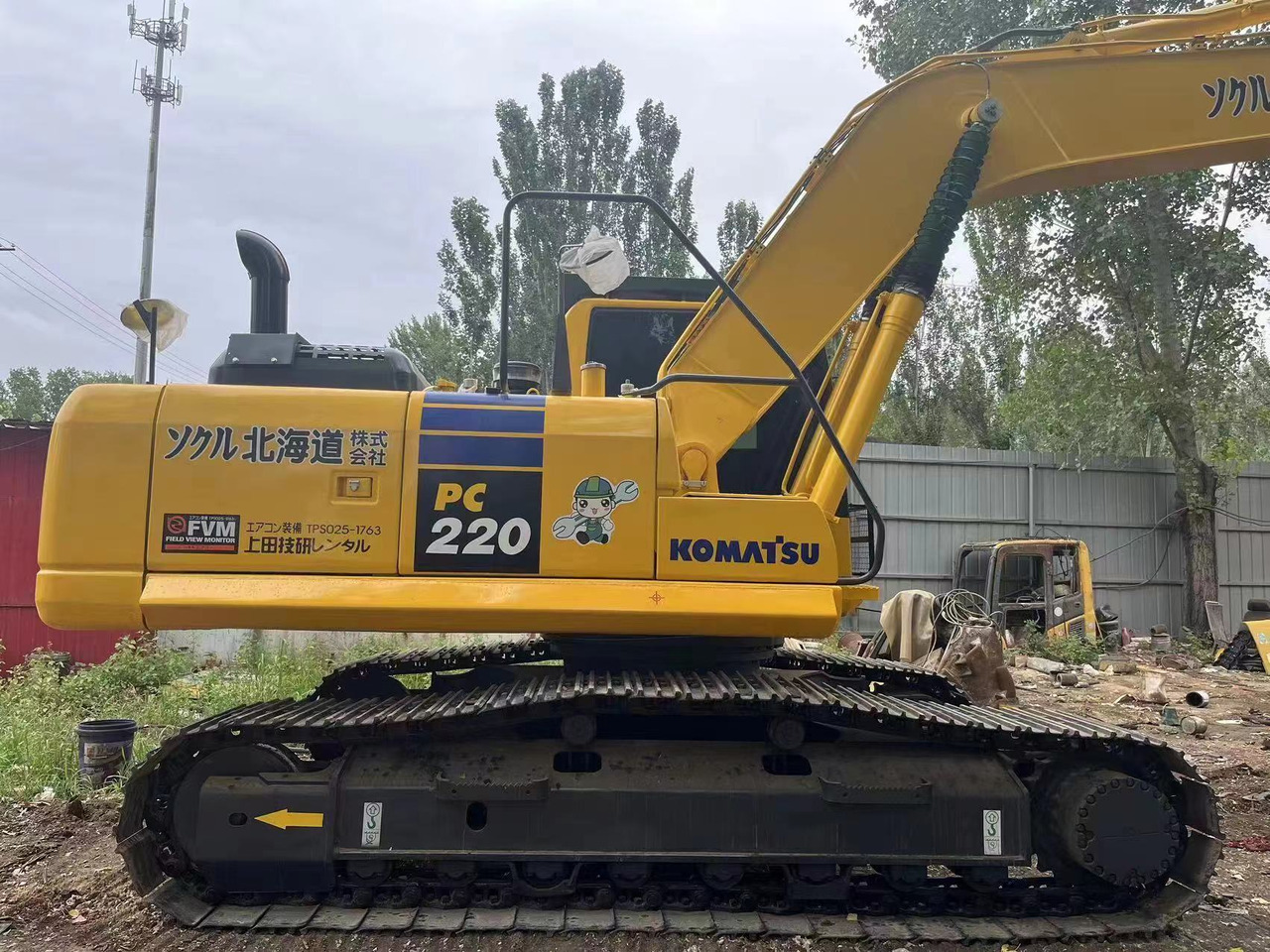 KOMATSU PC220-8 - حفار زحاف: صورة 1 KOMATSU PC220-8 - حفار زحاف: صورة 1