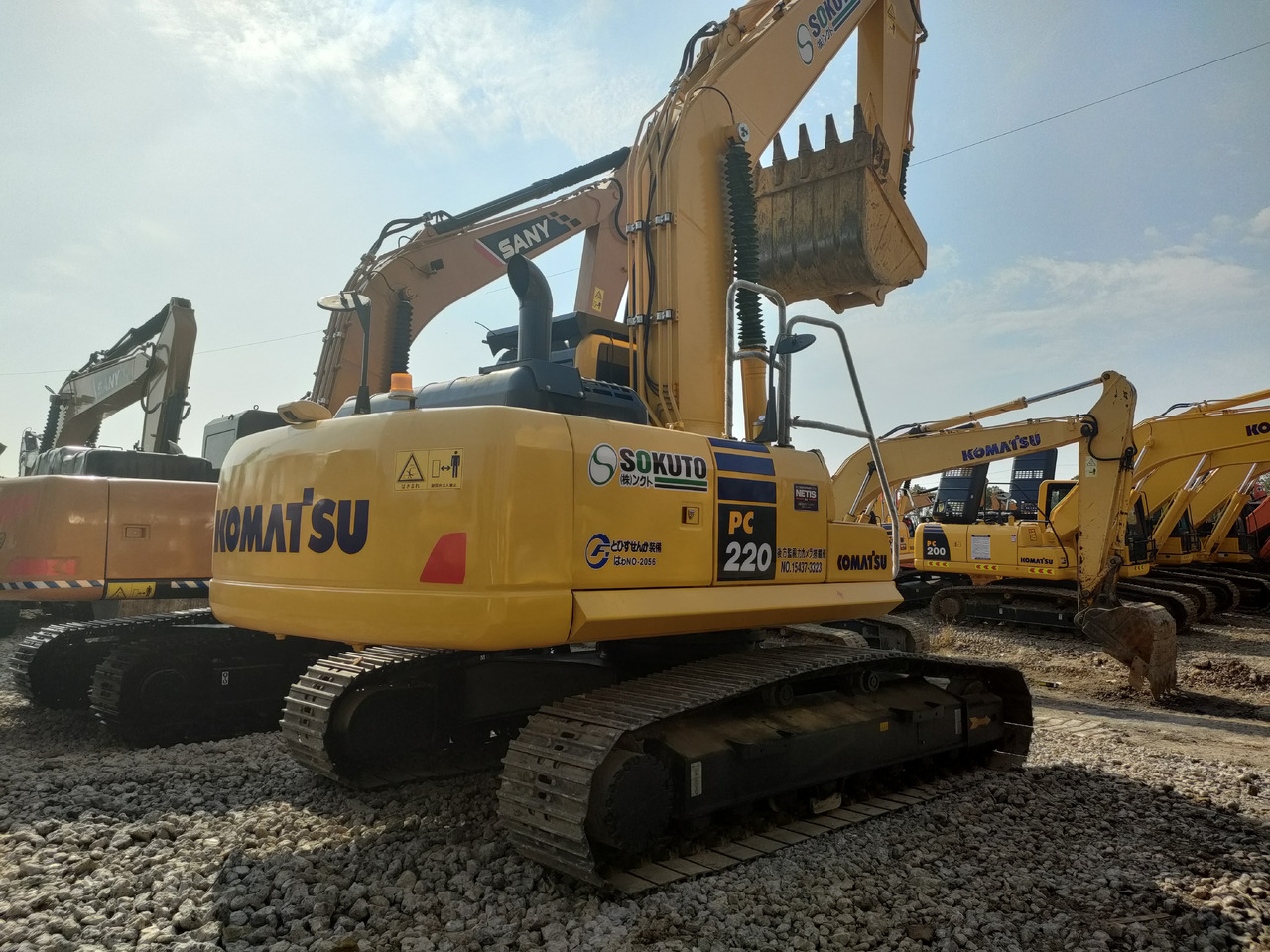 KOMATSU PC220-8 - حفار زحاف: صورة 4 KOMATSU PC220-8 - حفار زحاف: صورة 4