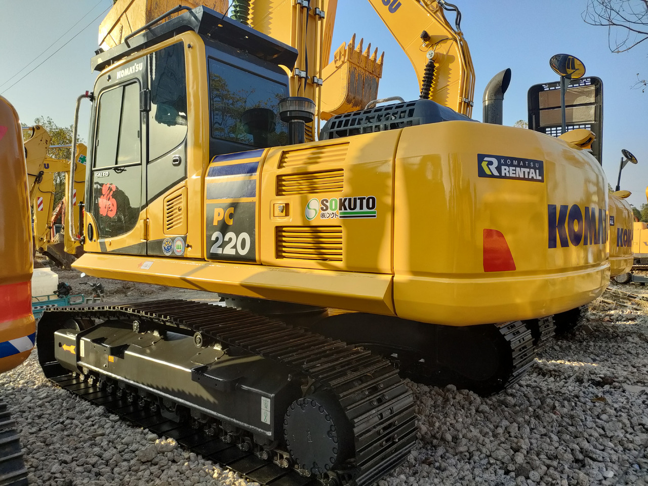 KOMATSU PC220-8 - حفار زحاف: صورة 1 KOMATSU PC220-8 - حفار زحاف: صورة 1