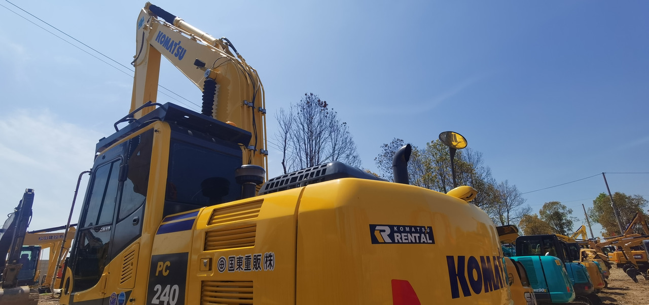 KOMATSU PC240-8 - حفار زحاف: صورة 4 KOMATSU PC240-8 - حفار زحاف: صورة 4