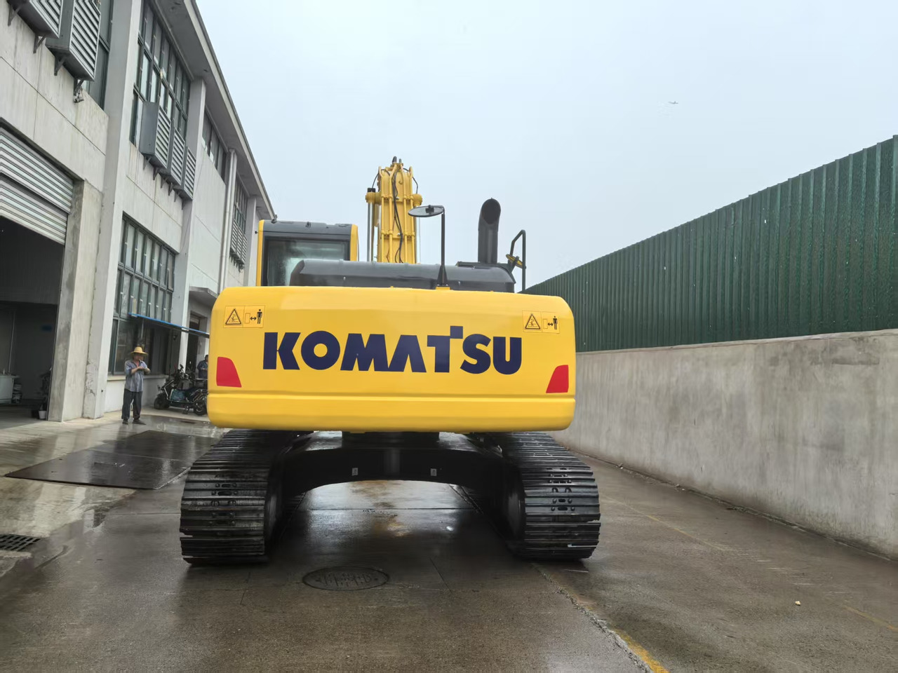KOMATSU PC240LC-8M0 - حفار زحاف: صورة 5 KOMATSU PC240LC-8M0 - حفار زحاف: صورة 5