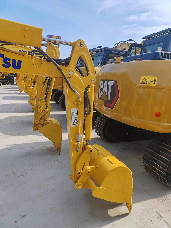 KOMATSU PC30 - حفار زحاف: صورة 2 KOMATSU PC30 - حفار زحاف: صورة 2