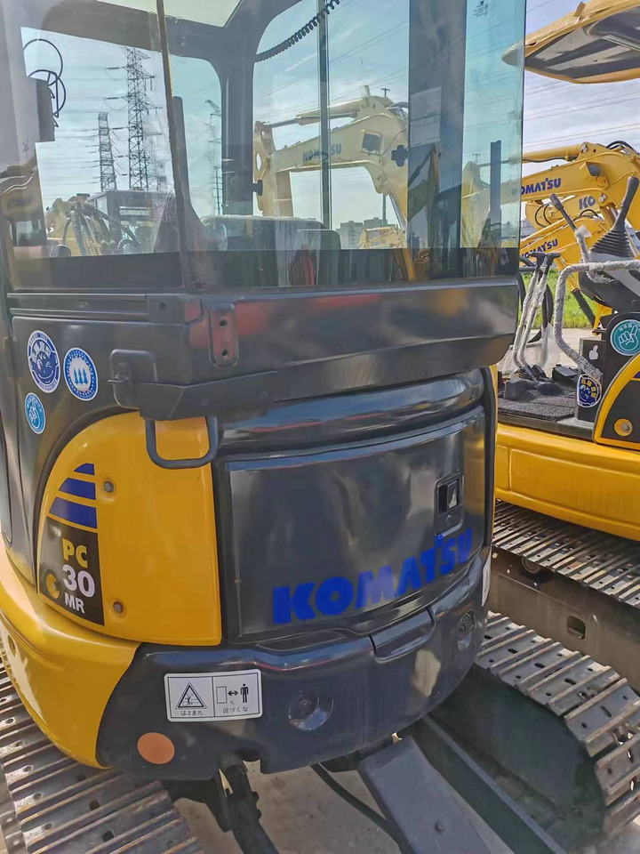 KOMATSU PC30 - حفار زحاف: صورة 3 KOMATSU PC30 - حفار زحاف: صورة 3