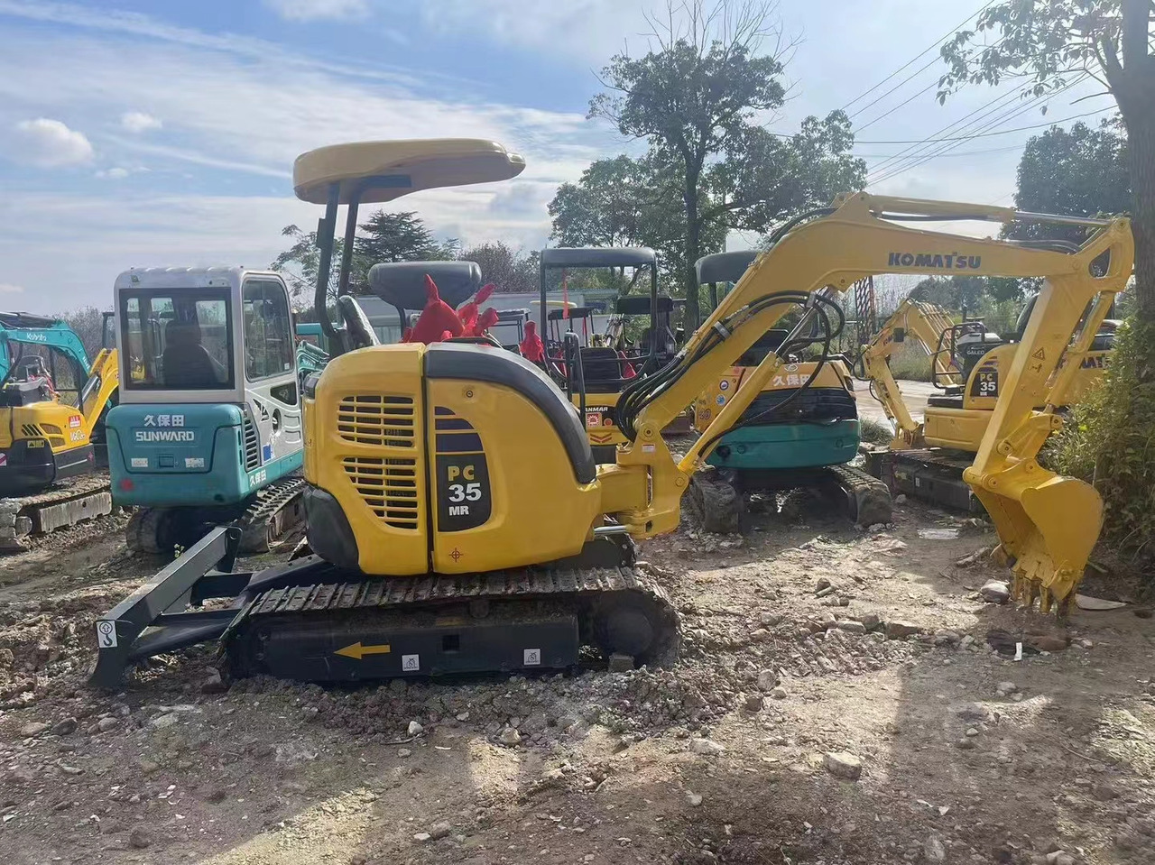 KOMATSU PC35 - حفار زحاف: صورة 2 KOMATSU PC35 - حفار زحاف: صورة 2