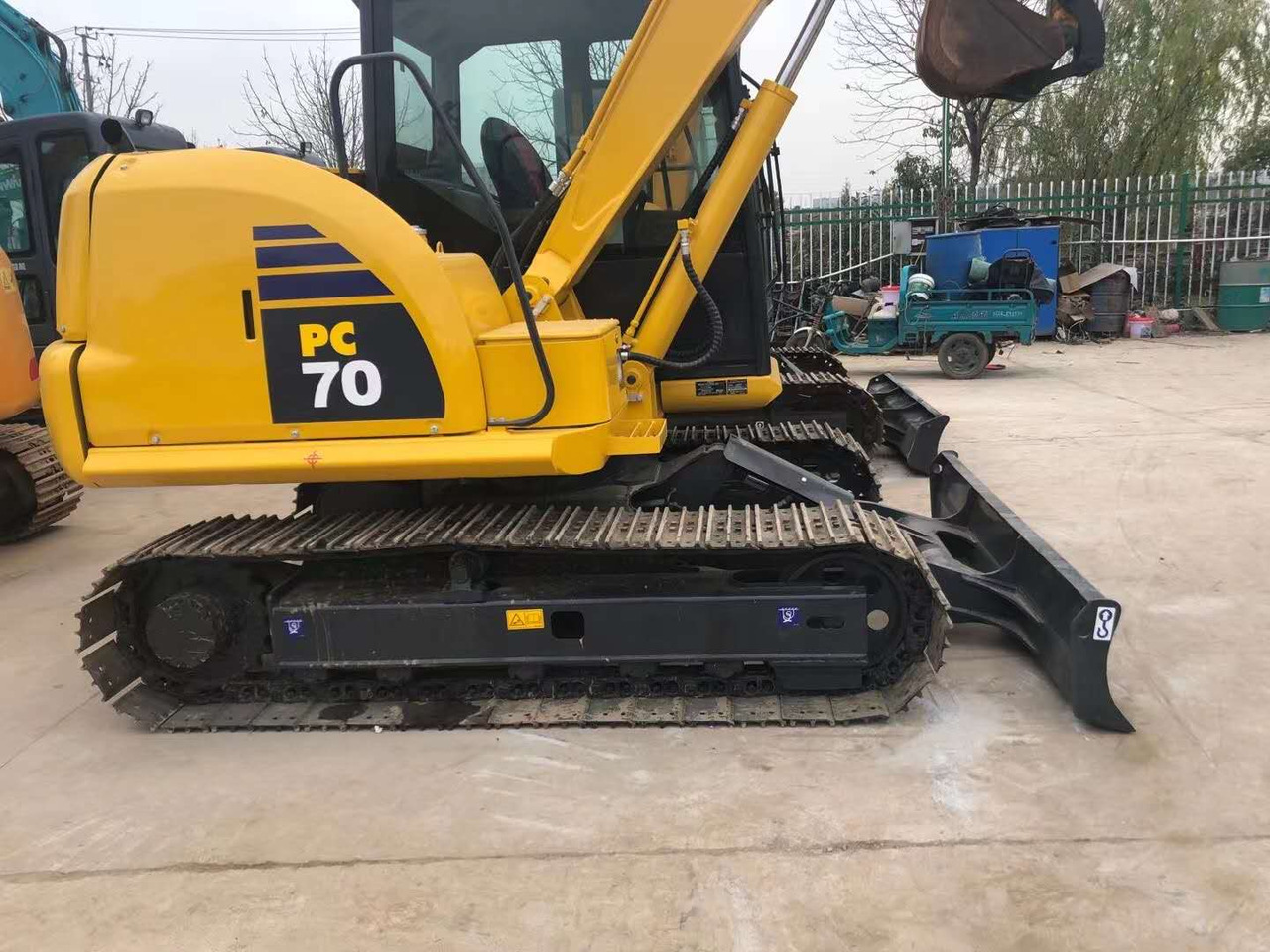 KOMATSU PC70-8 - حفار زحاف: صورة 3 KOMATSU PC70-8 - حفار زحاف: صورة 3