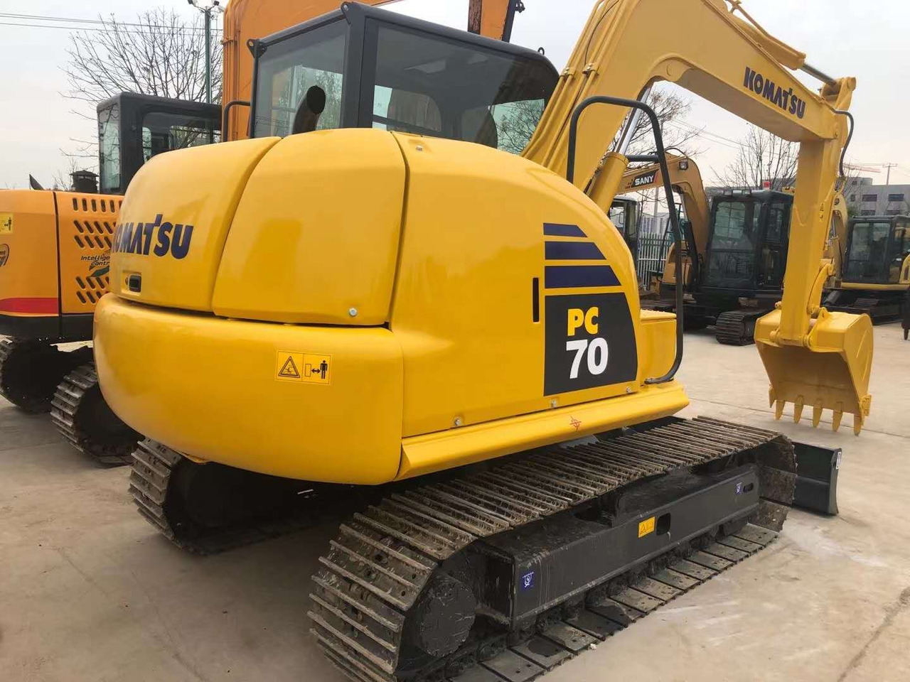 KOMATSU PC70-8 - حفار زحاف: صورة 2 KOMATSU PC70-8 - حفار زحاف: صورة 2