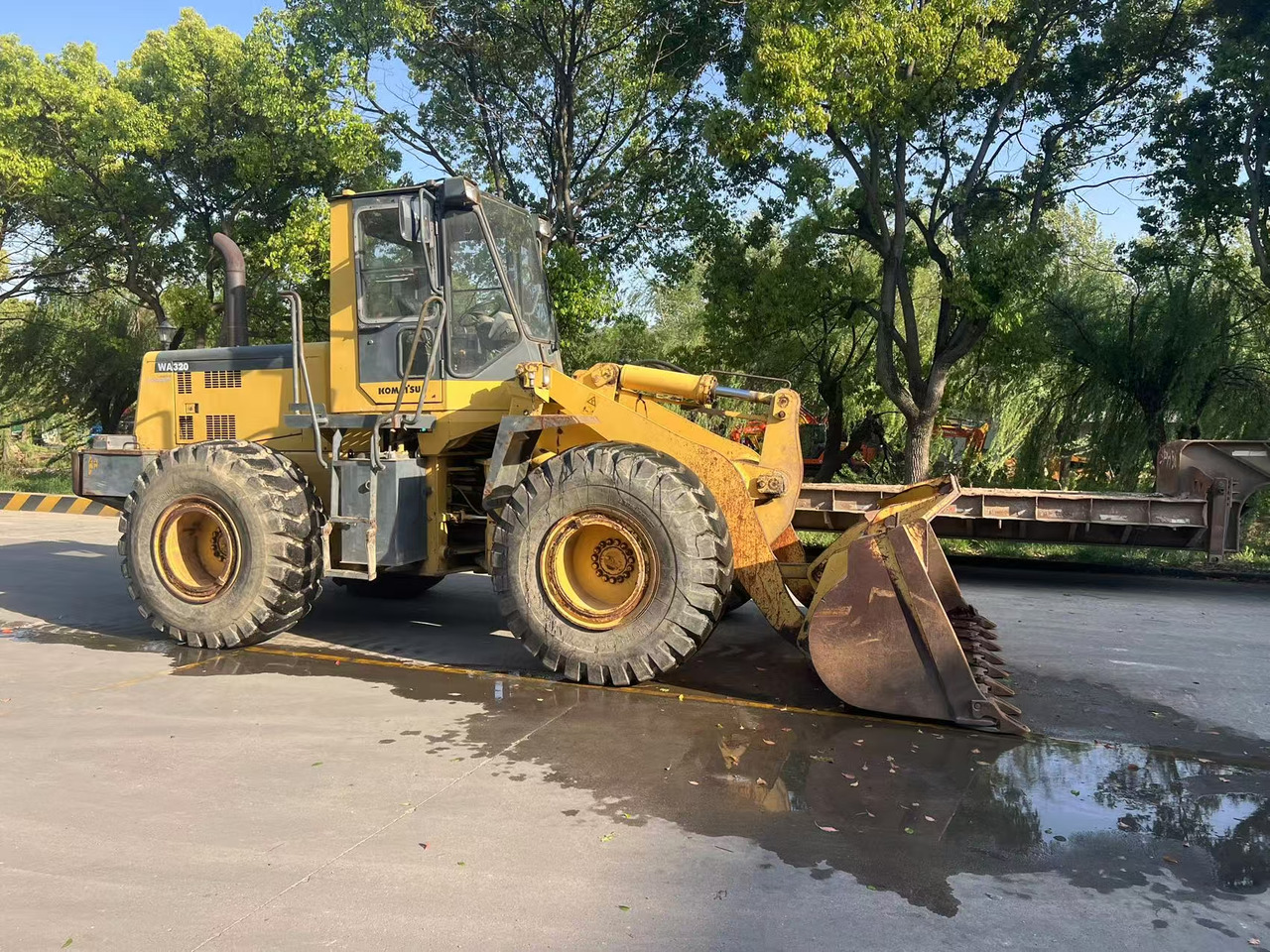 KOMATSU WA320-3 - اللودر بعجل: صورة 1 KOMATSU WA320-3 - اللودر بعجل: صورة 1