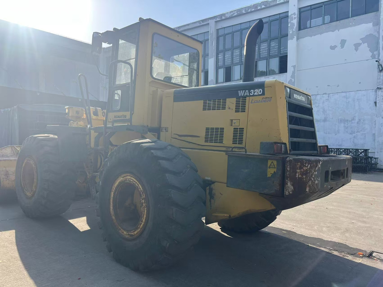 KOMATSU WA320-3 - اللودر بعجل: صورة 2 KOMATSU WA320-3 - اللودر بعجل: صورة 2
