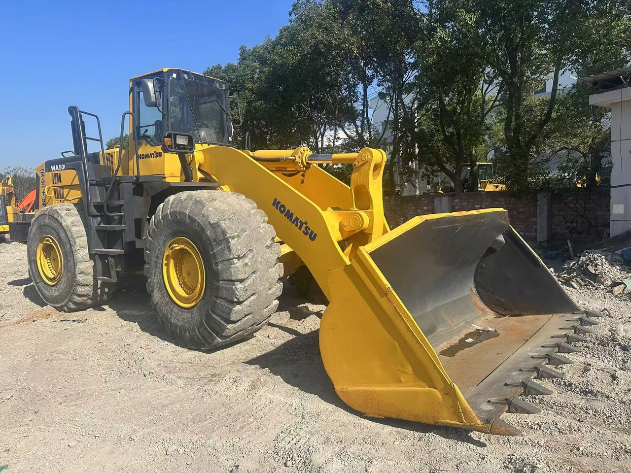 KOMATSU WA500-3 - اللودر بعجل: صورة 1 KOMATSU WA500-3 - اللودر بعجل: صورة 1