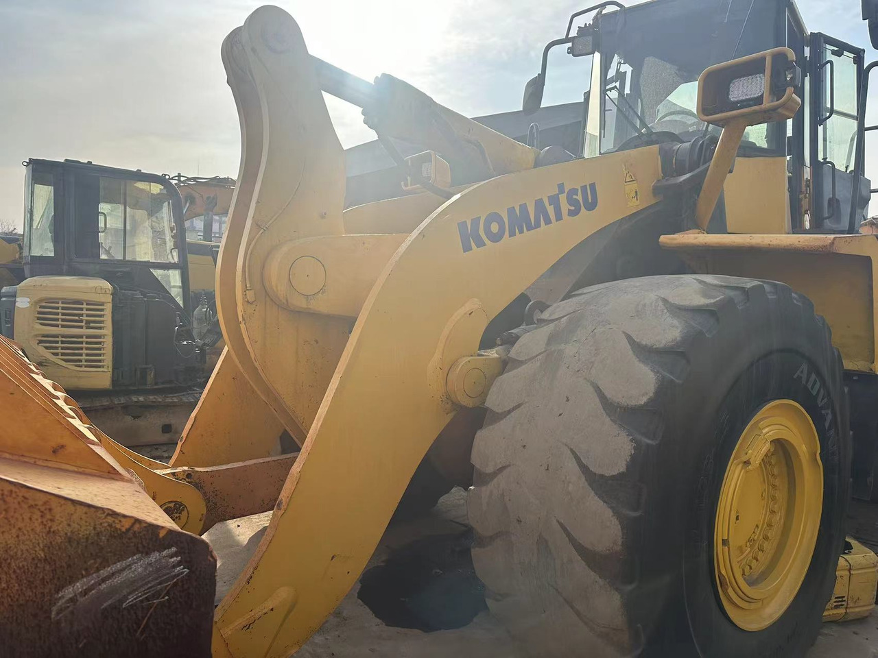KOMATSU WA500-3 - اللودر بعجل: صورة 2 KOMATSU WA500-3 - اللودر بعجل: صورة 2