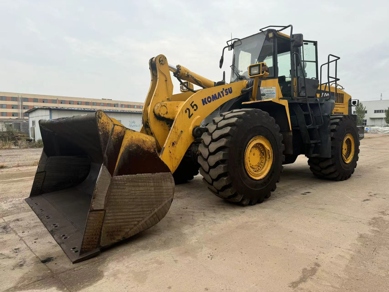 KOMATSU WA500-6 - اللودر بعجل: صورة 4 KOMATSU WA500-6 - اللودر بعجل: صورة 4