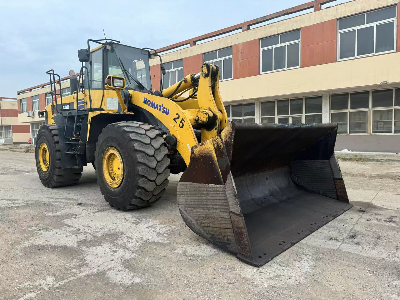 KOMATSU WA500-6 - اللودر بعجل: صورة 5 KOMATSU WA500-6 - اللودر بعجل: صورة 5