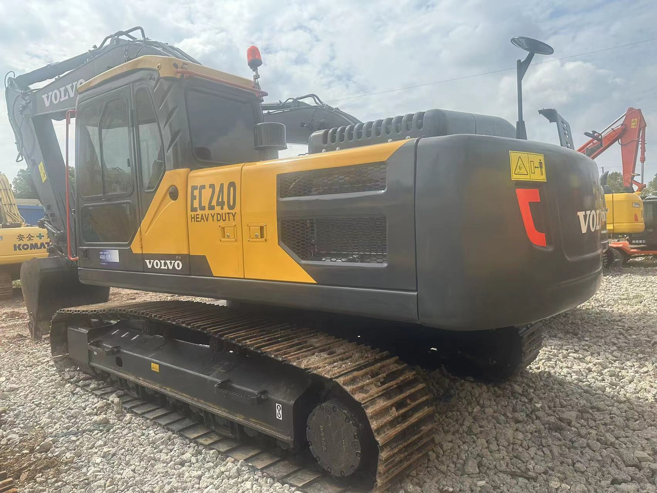 VOLVO EC240 - حفار زحاف: صورة 1 VOLVO EC240 - حفار زحاف: صورة 1