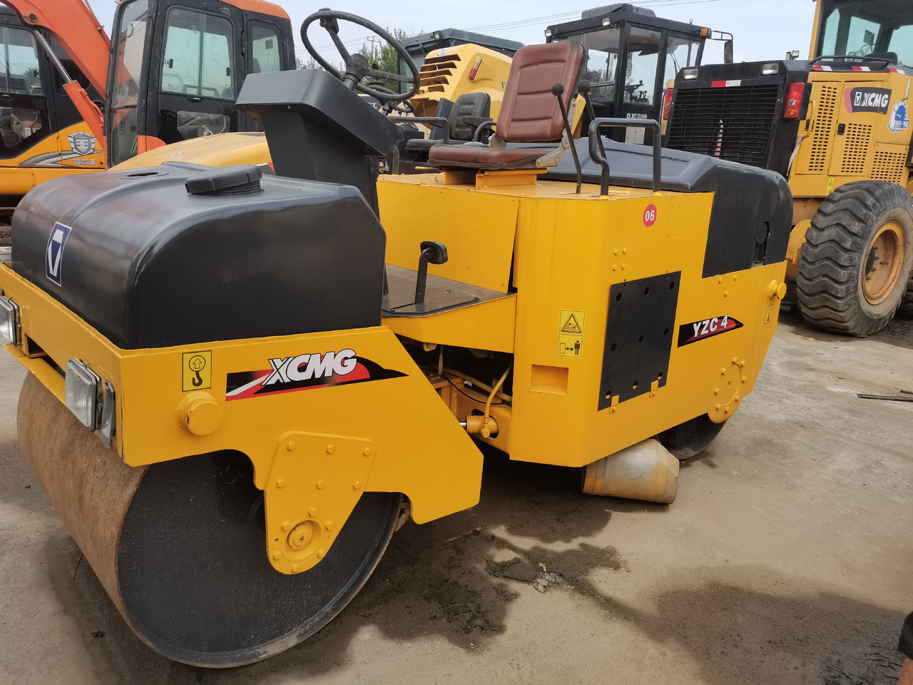 XCMG YZC4 - مدحلة اسفلت: صورة 4 XCMG YZC4 - مدحلة اسفلت: صورة 4