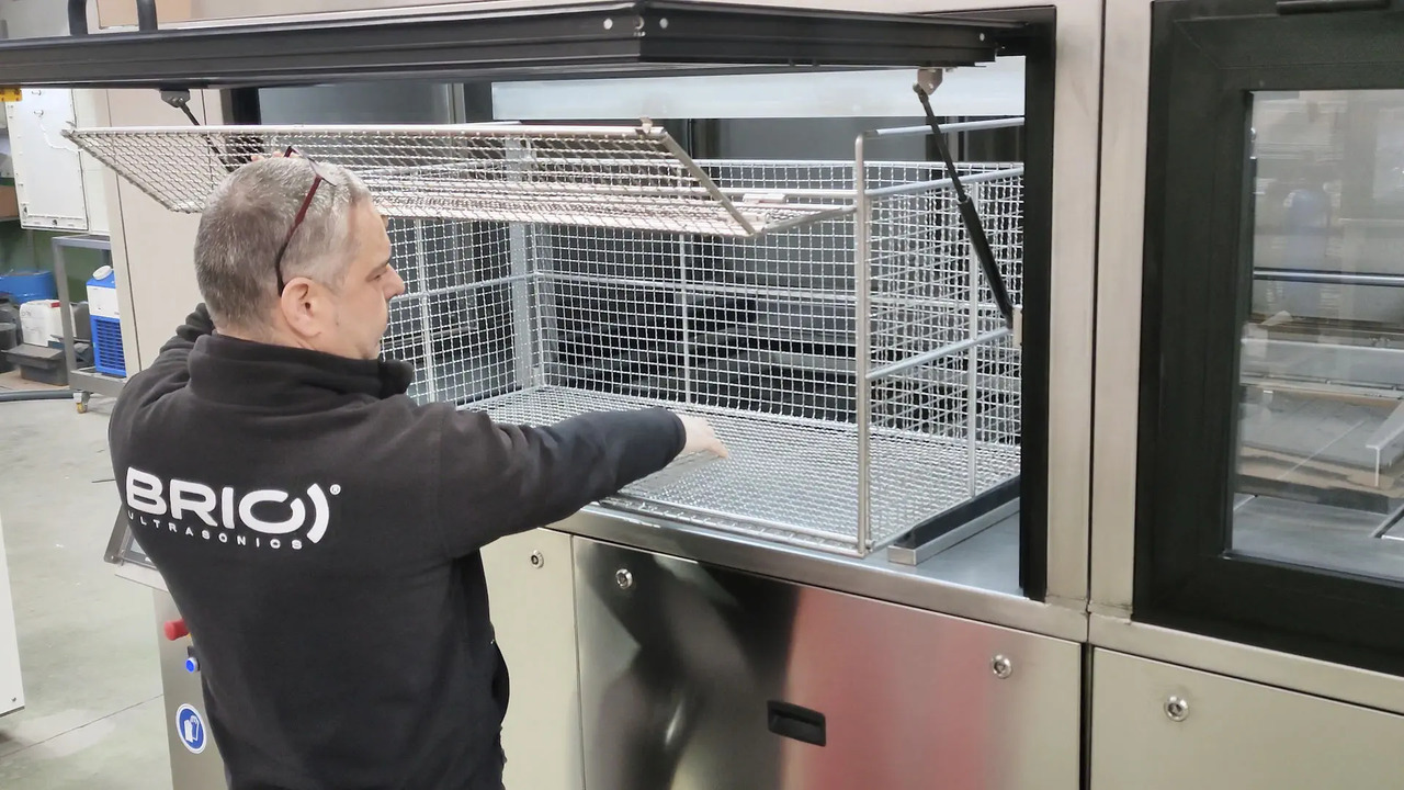 BRIO Ultrasonics BR-800 AMS Parts cleaning machine - جهاز التنظيف بالموجات فوق الصوتية: صورة 4 BRIO Ultrasonics BR-800 AMS Parts cleaning machine - جهاز التنظيف بالموجات فوق الصوتية: صورة 4