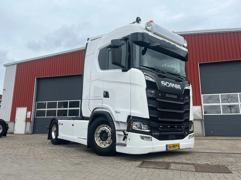 Scania S520 S 520 v8 - وحدة جر: صورة 1 Scania S520 S 520 v8 - وحدة جر: صورة 1