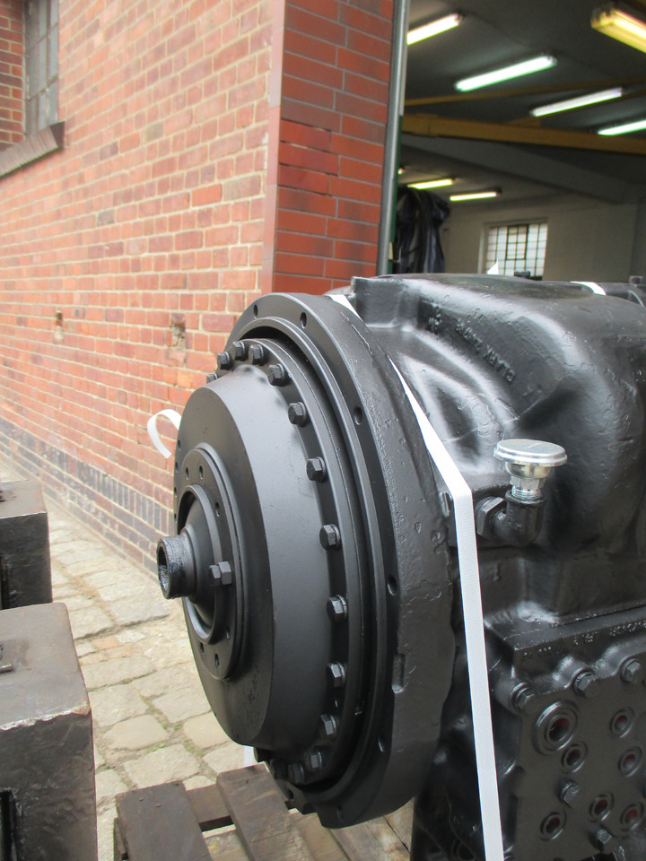 Skrzynia biegów Clark Hurth - صندوق التروس - آلات البناء: صورة 2 Skrzynia biegów Clark Hurth - صندوق التروس - آلات البناء: صورة 2