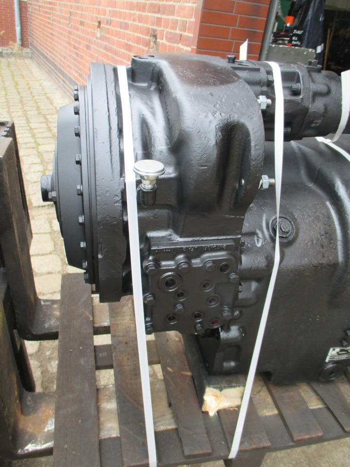 Skrzynia biegów Clark Hurth - صندوق التروس - آلات البناء: صورة 3 Skrzynia biegów Clark Hurth - صندوق التروس - آلات البناء: صورة 3