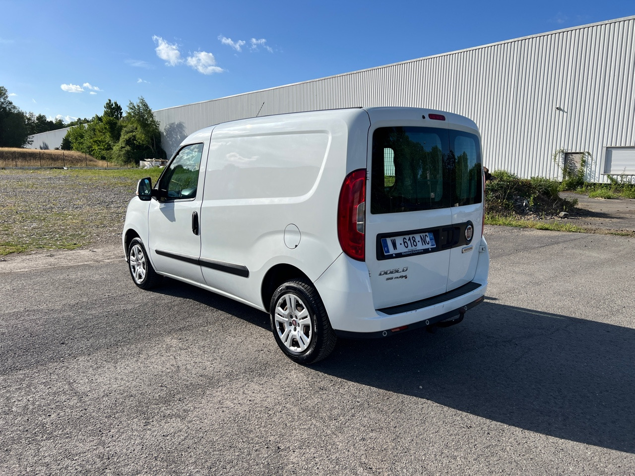 FIAT Doblo Multijet 1.3 95ch Utilitaire - فان: صورة 2 FIAT Doblo Multijet 1.3 95ch Utilitaire - فان: صورة 2