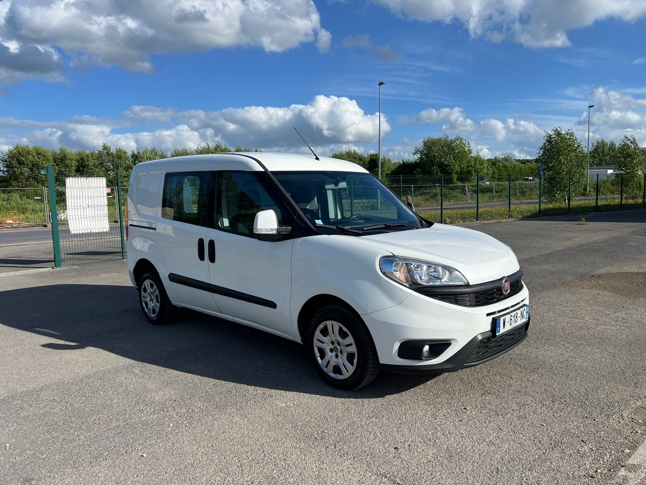FIAT Doblo Multijet 1.3 95ch Utilitaire - فان: صورة 1 FIAT Doblo Multijet 1.3 95ch Utilitaire - فان: صورة 1