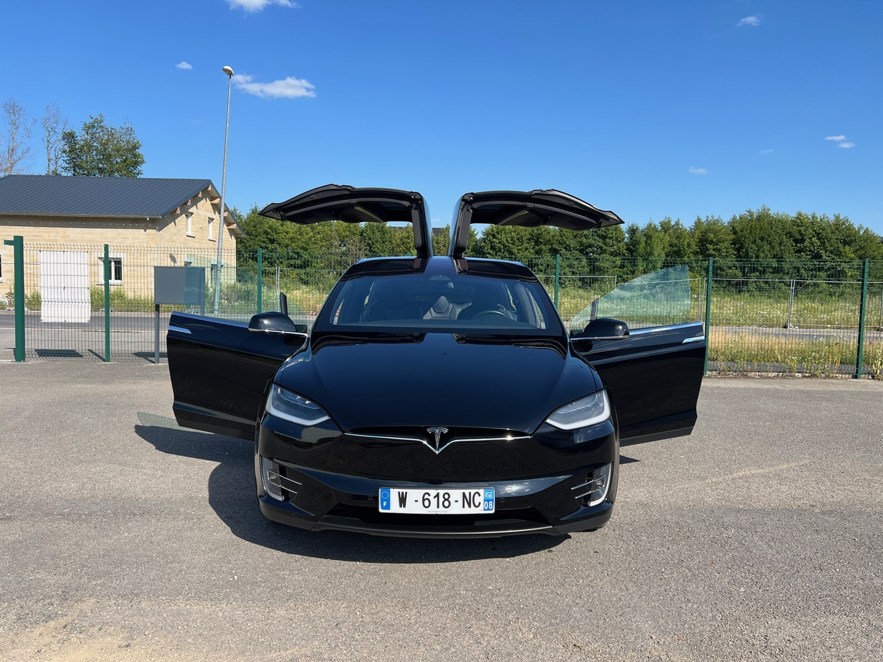 TESLA Model X 75D Autopilot SOH 93% 5 Places - سيارة دفع رباعي: صورة 1 TESLA Model X 75D Autopilot SOH 93% 5 Places - سيارة دفع رباعي: صورة 1