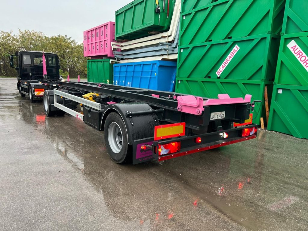 ATLAS RIMORCHIO ATLAS SCARRABILE - مقطورة هوك ليفت/ لود لوجر: صورة 1 ATLAS RIMORCHIO ATLAS SCARRABILE - مقطورة هوك ليفت/ لود لوجر: صورة 1