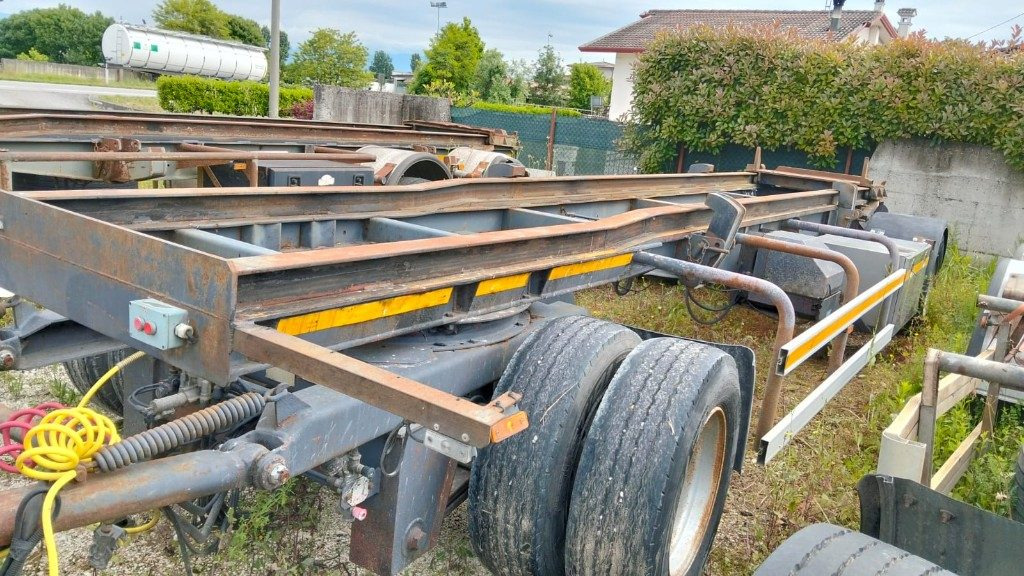 CARDI RIMORCHIO CARDI SCARRABILE PNEUMATICO - مقطورة هوك ليفت/ لود لوجر: صورة 2 CARDI RIMORCHIO CARDI SCARRABILE PNEUMATICO - مقطورة هوك ليفت/ لود لوجر: صورة 2