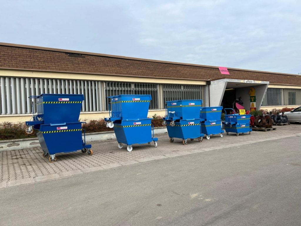 CONTAINER A BENNA RIBALTABILE - معدات البناء: صورة 2 CONTAINER A BENNA RIBALTABILE - معدات البناء: صورة 2