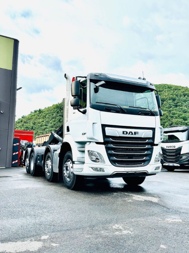 DAF CF85 NUOVO SCARRABILE - شاحنة ذات خطاف: صورة 1 DAF CF85 NUOVO SCARRABILE - شاحنة ذات خطاف: صورة 1