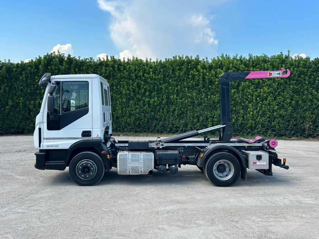 IVECO 120EL22 CON SCARRABILE NUOVO - شاحنة ذات خطاف: صورة 4 IVECO 120EL22 CON SCARRABILE NUOVO - شاحنة ذات خطاف: صورة 4
