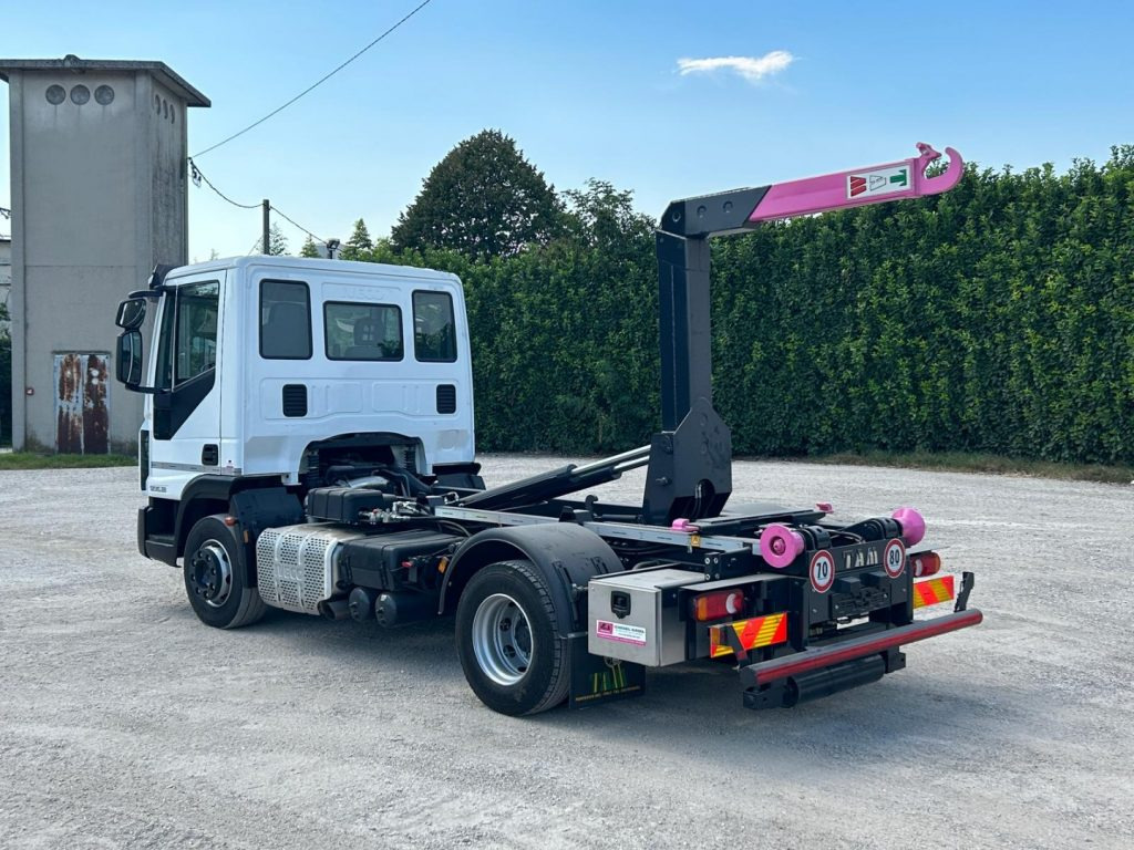 IVECO 120EL22 CON SCARRABILE NUOVO - شاحنة ذات خطاف: صورة 3 IVECO 120EL22 CON SCARRABILE NUOVO - شاحنة ذات خطاف: صورة 3