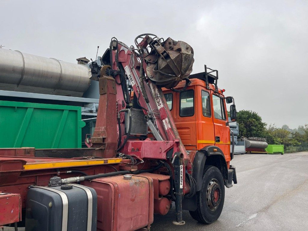 IVECO 190E26 SCARRABILE CON GRU PENZ E POLIPO - شاحنة ذات خطاف: صورة 4 IVECO 190E26 SCARRABILE CON GRU PENZ E POLIPO - شاحنة ذات خطاف: صورة 4