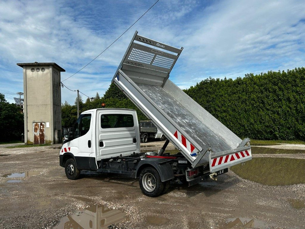 قلاب صغير IVECO DAILY 35.140 RIBALTABILE: صورة 13 قلاب صغير IVECO DAILY 35.140 RIBALTABILE: صورة 13