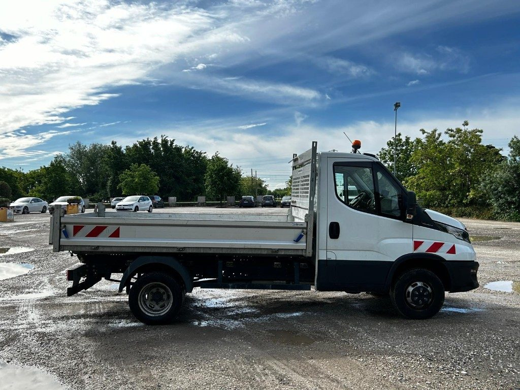 قلاب صغير IVECO DAILY 35.140 RIBALTABILE: صورة 6 قلاب صغير IVECO DAILY 35.140 RIBALTABILE: صورة 6
