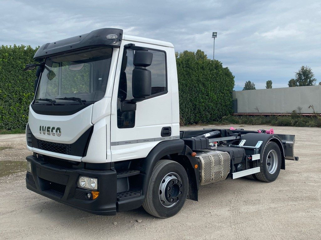 IVECO EUROCARGO 120E25 SCARRABILE - شاحنة ذات خطاف: صورة 1 IVECO EUROCARGO 120E25 SCARRABILE - شاحنة ذات خطاف: صورة 1
