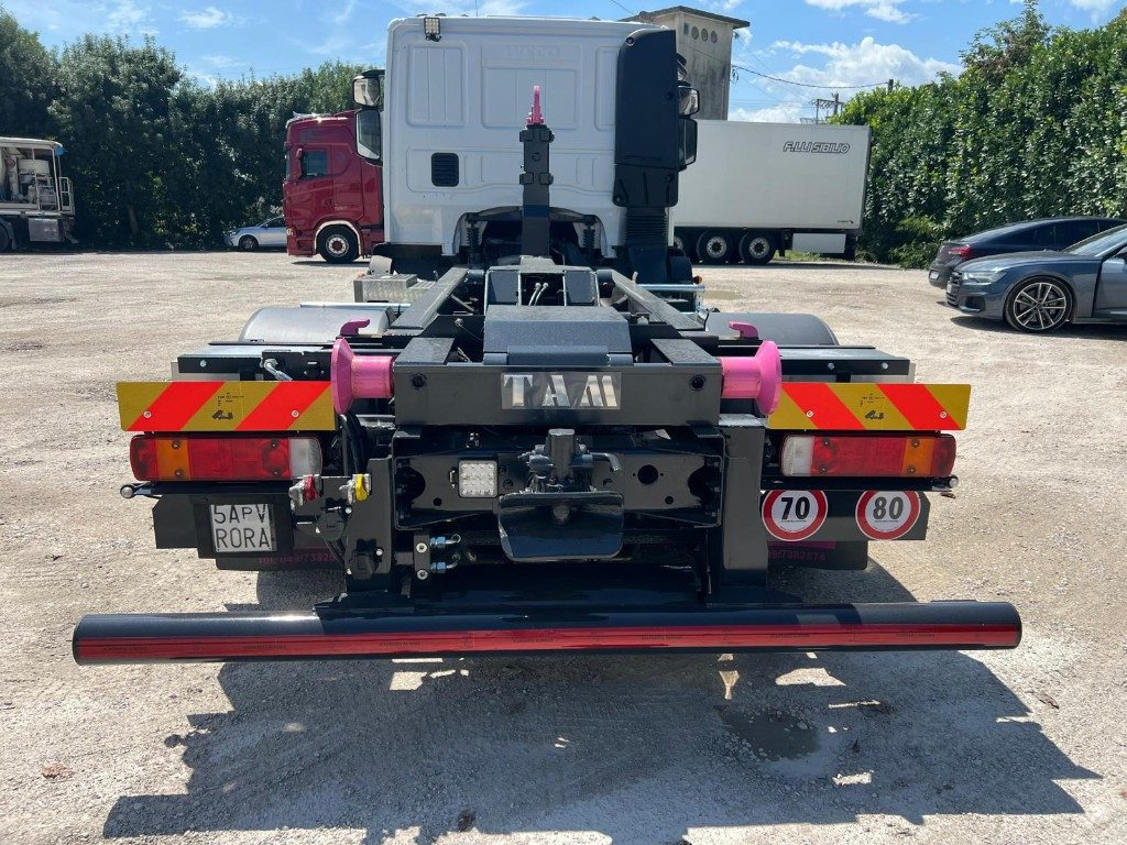 IVECO EUROCARGO 120E28 CON SCARRABILE NUOVO - شاحنة ذات خطاف: صورة 4 IVECO EUROCARGO 120E28 CON SCARRABILE NUOVO - شاحنة ذات خطاف: صورة 4