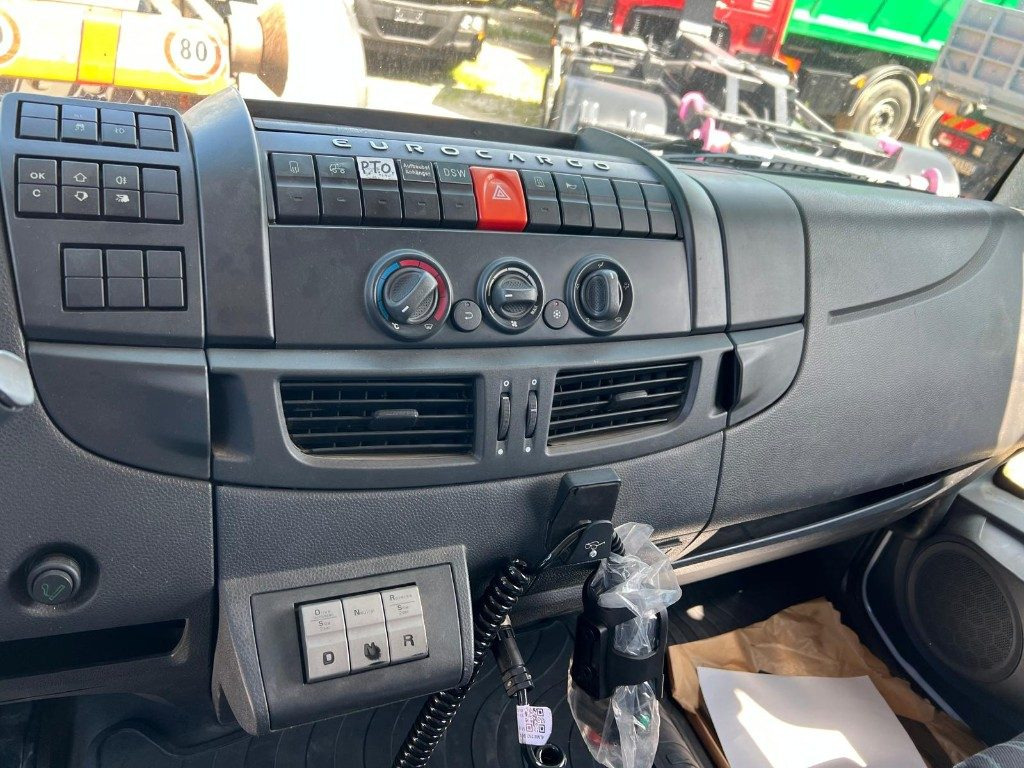 شاحنة ذات خطاف IVECO EUROCARGO 120E28 CON SCARRABILE NUOVO: صورة 11