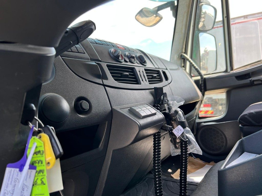 شاحنة ذات خطاف IVECO EUROCARGO 120E28 CON SCARRABILE NUOVO: صورة 16
