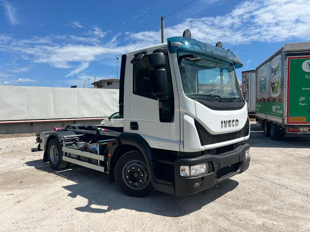 شاحنة ذات خطاف IVECO EUROCARGO 120E28 CON SCARRABILE NUOVO: صورة 7