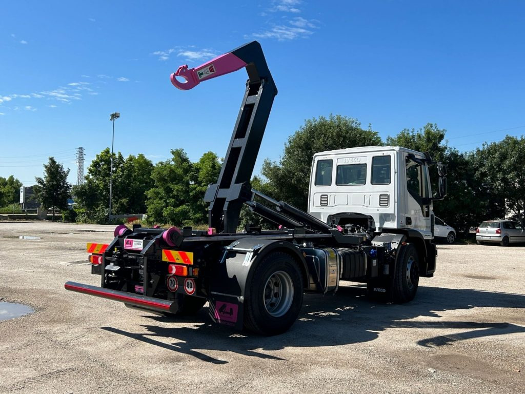 IVECO EUROCARGO 180E32K NUOVO SCARRABILE - شاحنة ذات خطاف: صورة 5 IVECO EUROCARGO 180E32K NUOVO SCARRABILE - شاحنة ذات خطاف: صورة 5