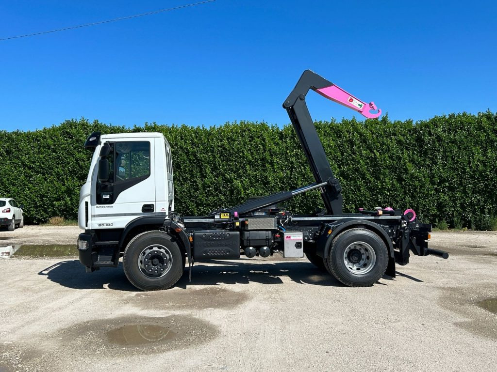 IVECO EUROCARGO 180E32K NUOVO SCARRABILE - شاحنة ذات خطاف: صورة 3 IVECO EUROCARGO 180E32K NUOVO SCARRABILE - شاحنة ذات خطاف: صورة 3