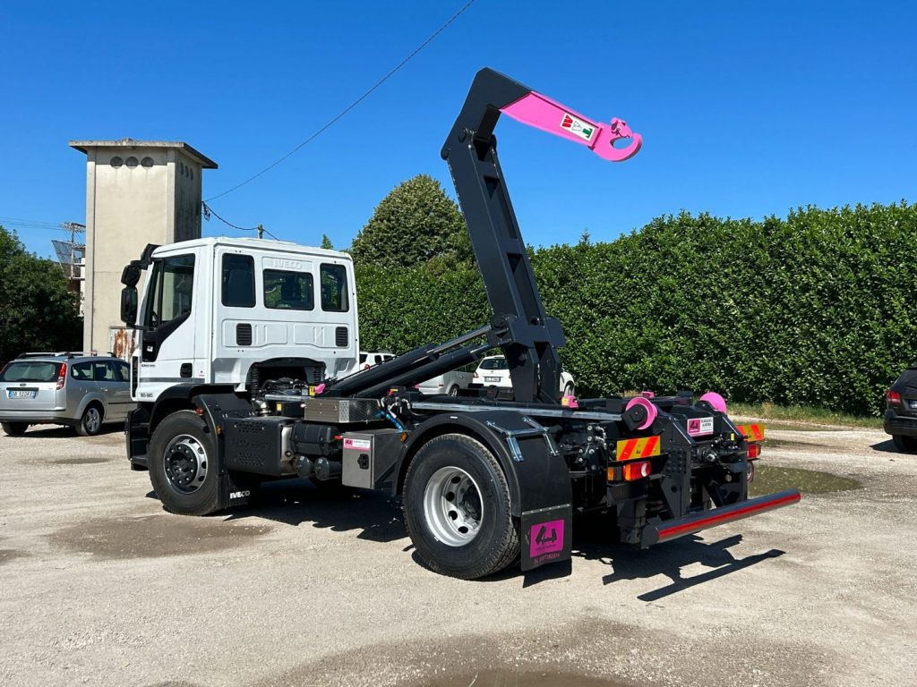 IVECO EUROCARGO 180E32K NUOVO SCARRABILE - شاحنة ذات خطاف: صورة 4 IVECO EUROCARGO 180E32K NUOVO SCARRABILE - شاحنة ذات خطاف: صورة 4