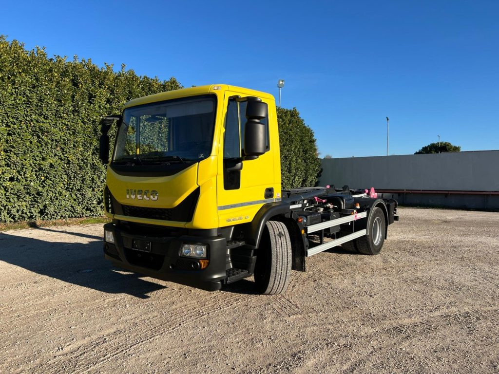 IVECO EUROCARGO 180EL28 SCARRABILE - شاحنة ذات خطاف: صورة 2 IVECO EUROCARGO 180EL28 SCARRABILE - شاحنة ذات خطاف: صورة 2