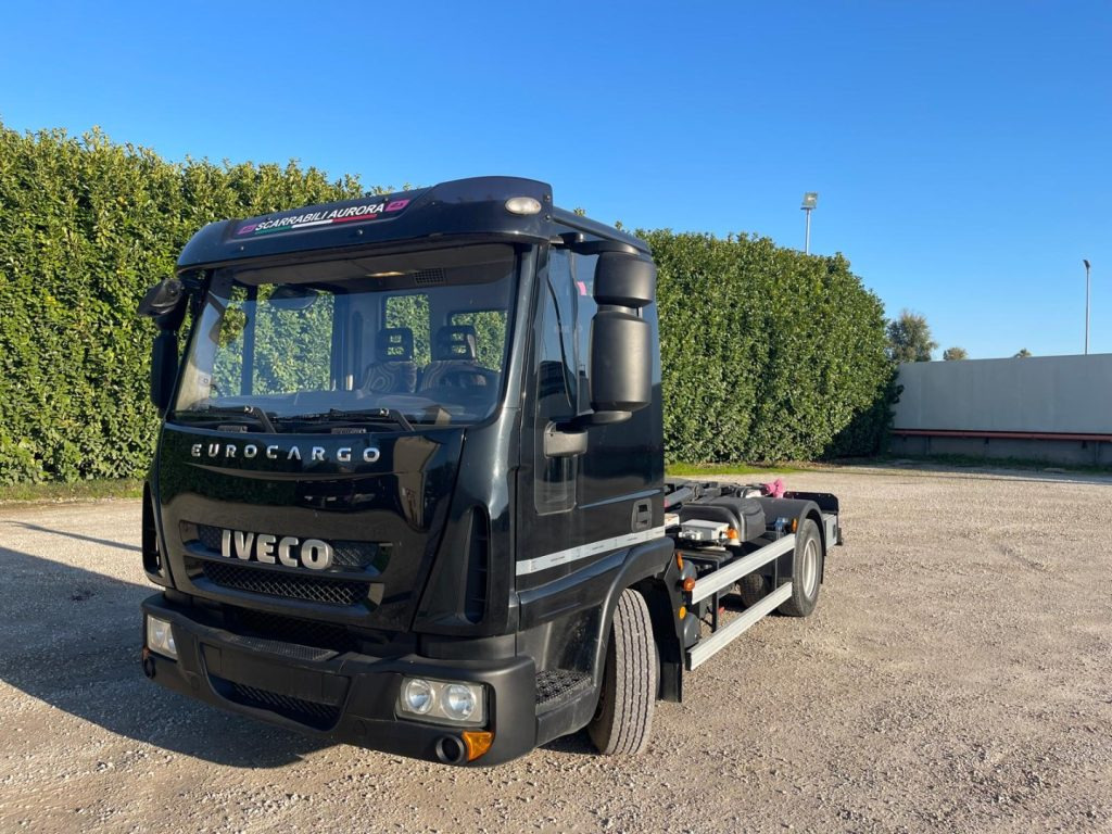 IVECO EUROCARGO 75E18 CON SCARRABILE NUOVO - شاحنة ذات خطاف: صورة 2 IVECO EUROCARGO 75E18 CON SCARRABILE NUOVO - شاحنة ذات خطاف: صورة 2