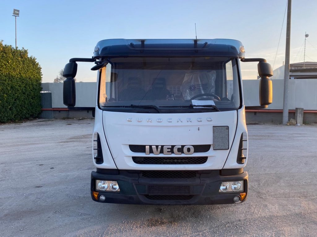 IVECO EUROCARGO 80 E18 CON IMPIANTO SCARRABILE NUO - شاحنة ذات خطاف: صورة 4 IVECO EUROCARGO 80 E18 CON IMPIANTO SCARRABILE NUO - شاحنة ذات خطاف: صورة 4