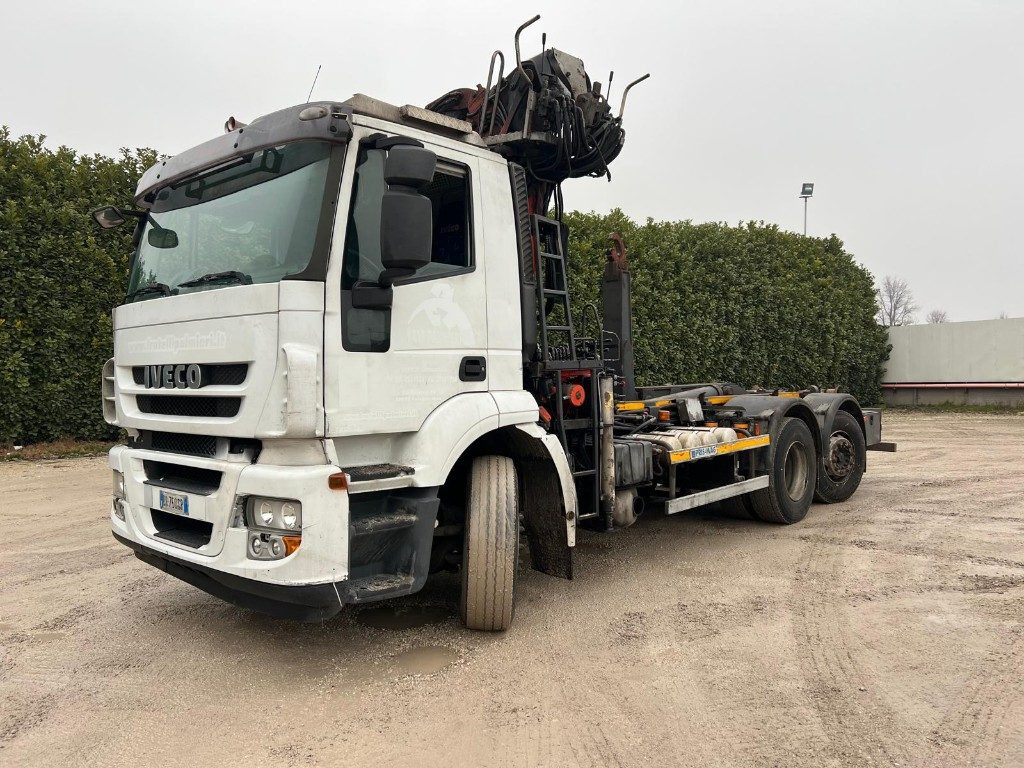 IVECO STRALIS 260S42 SCARRABILE USATO CON GRU - شاحنة ذات خطاف: صورة 1 IVECO STRALIS 260S42 SCARRABILE USATO CON GRU - شاحنة ذات خطاف: صورة 1