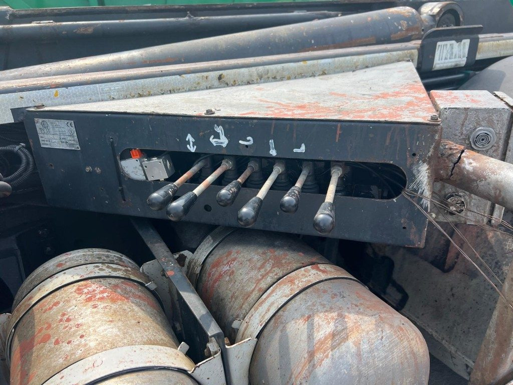 IVECO STRALIS AS260S 50Y SCARRABILE - شاحنة ذات خطاف: صورة 5 IVECO STRALIS AS260S 50Y SCARRABILE - شاحنة ذات خطاف: صورة 5